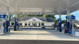 Stewart’s Shop debuts first hybrid EV fast charging station