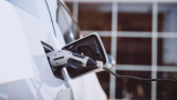 Shell partners with sneleentaxi in the Netherlands