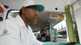 Petrobras introduce nueva mezcla Grid con éxito pero mercado extraña gasolina pura