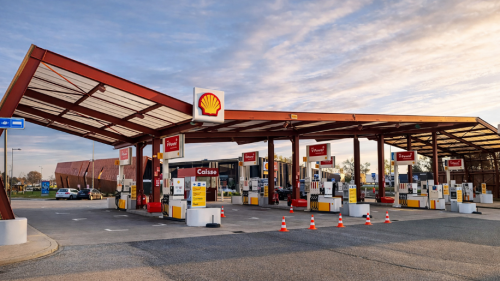Shell agrees deal to sell French forecourts to DCC Energy