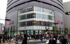 Japan: UNIQLO clothes soon for pick up at 7-Eleven